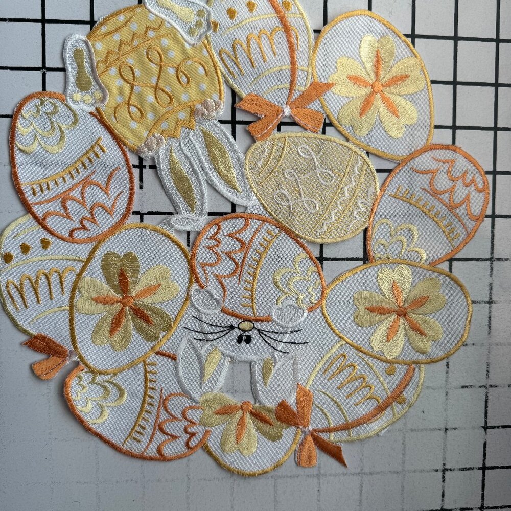 easter - spring round table clots